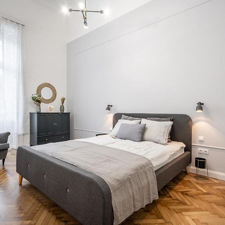Atmos Glare Apartment บูดาเปสต์ ภายนอก รูปภาพ