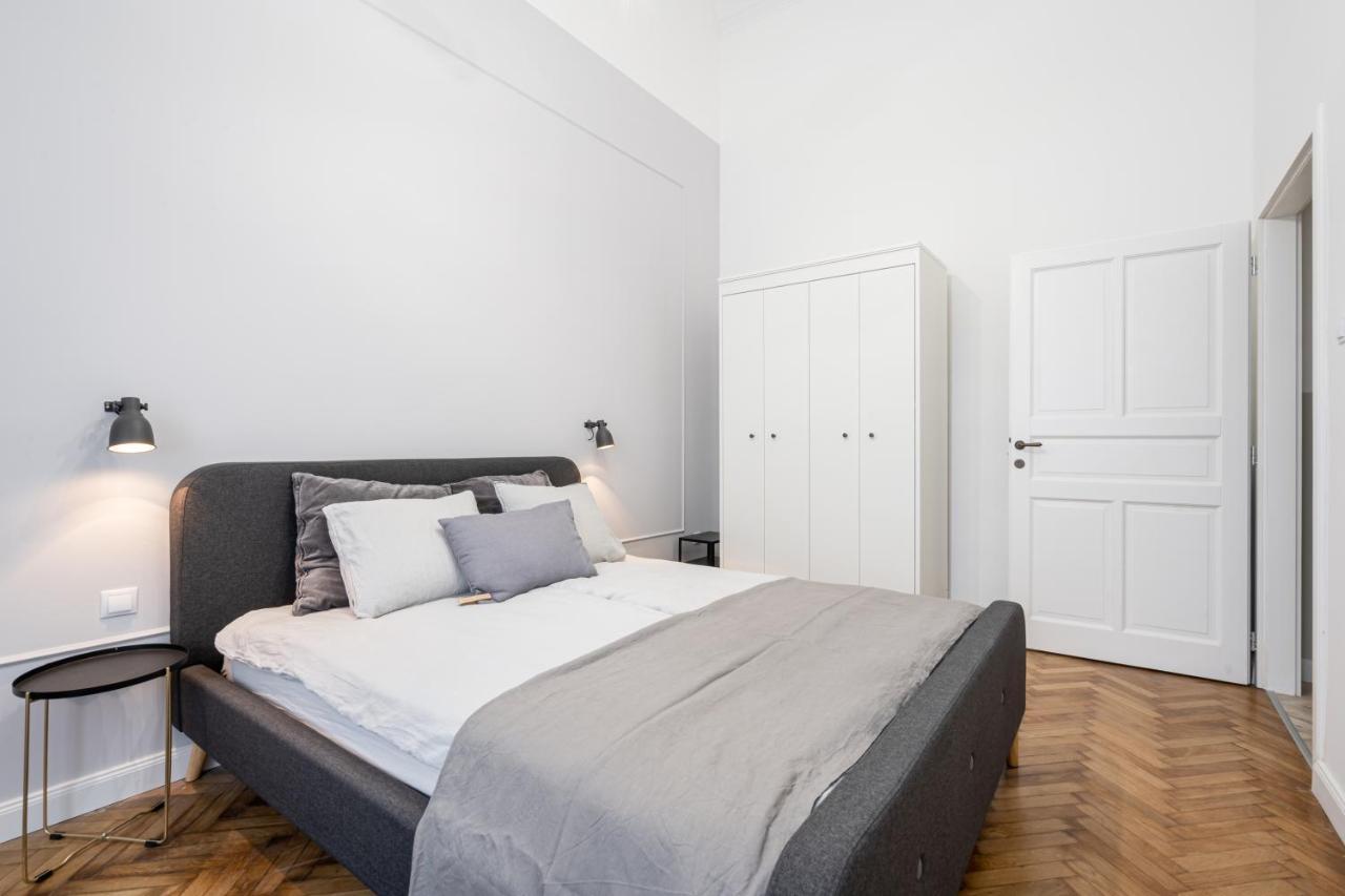 Atmos Glare Apartment บูดาเปสต์ ภายนอก รูปภาพ
