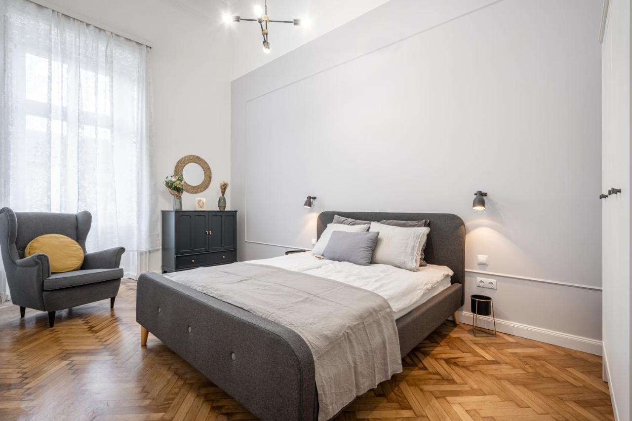 Atmos Glare Apartment บูดาเปสต์ ภายนอก รูปภาพ