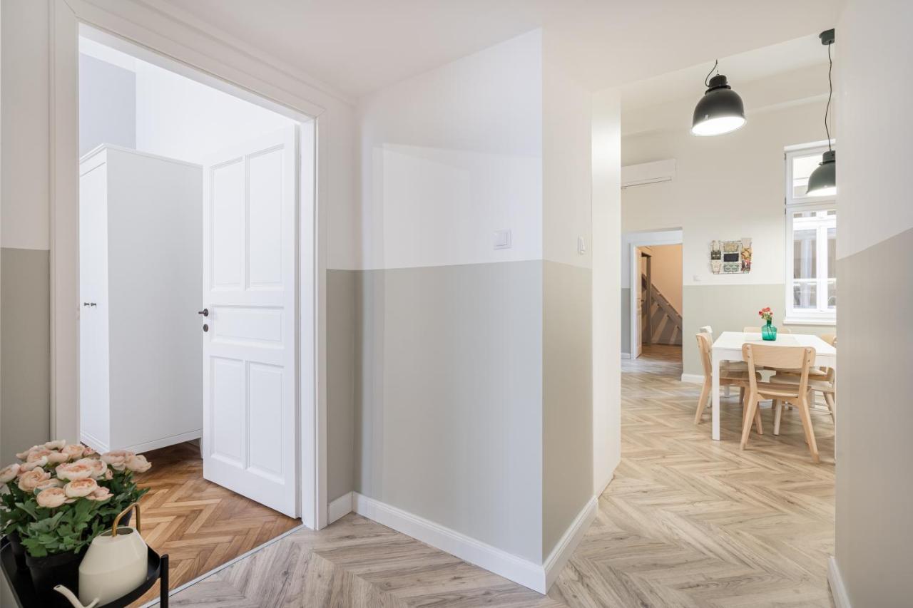 Atmos Glare Apartment บูดาเปสต์ ภายนอก รูปภาพ