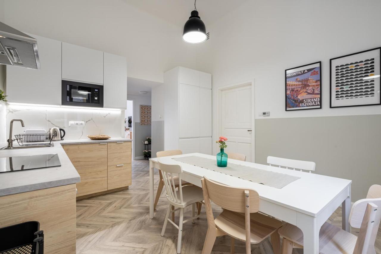 Atmos Glare Apartment บูดาเปสต์ ภายนอก รูปภาพ