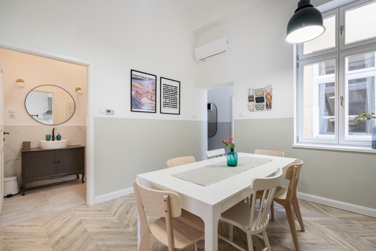 Atmos Glare Apartment บูดาเปสต์ ภายนอก รูปภาพ